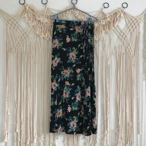 ❄️2 FOR $20❄️Maxi Skirt